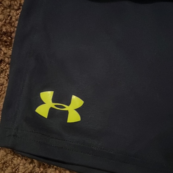 COPY - Boys size L short and tshirt set. Navy with bright green. - Picture 3 of 5